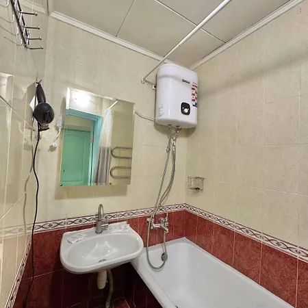 Apartment з 2-ма кімнатами в 5 хвилинах від м. печерська Kyiv